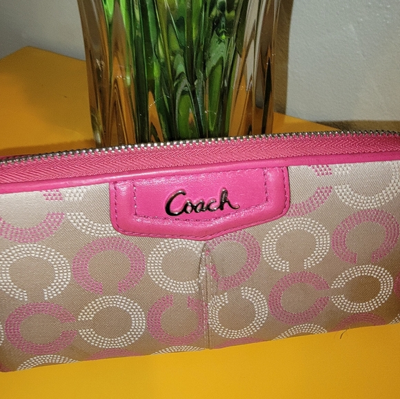 EUC Coach wallet large new - Picture 2 of 4